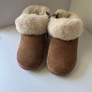 Ugg Dreamie Bootie Toddler Girls Sz 7. Excellent used condition
